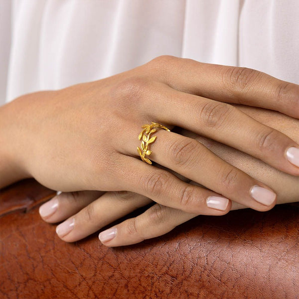 A ring with a laurel wreath